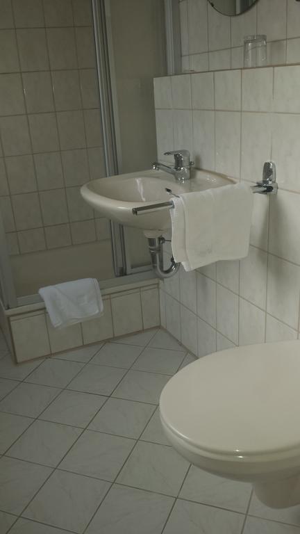 Hotel Restaurant Platamon Feuchtwangen Chambre photo
